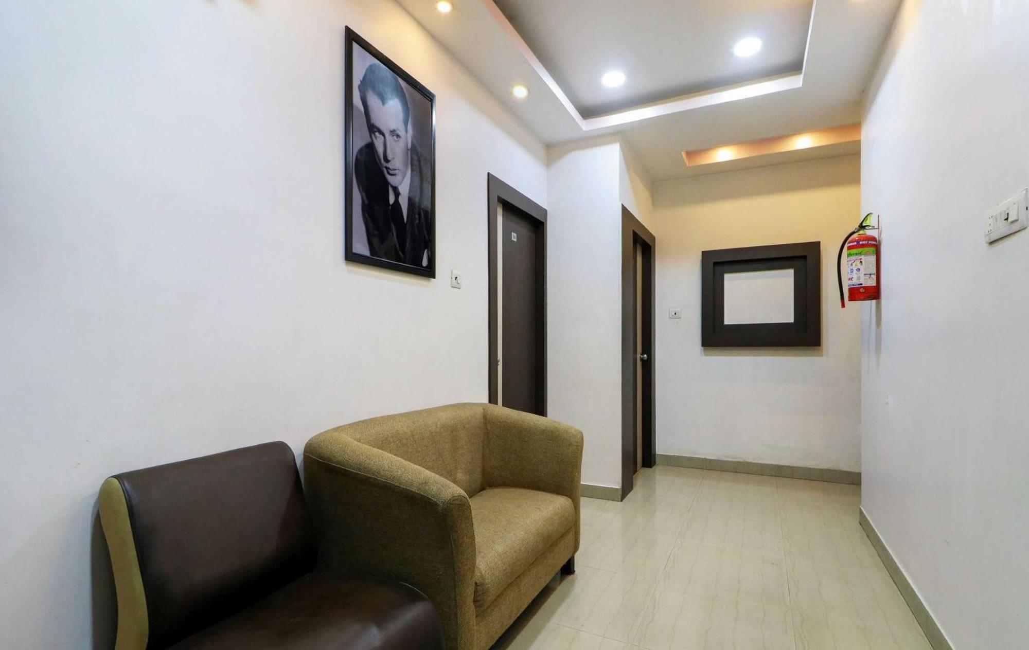 Oyo Flagship 1805 Hotel Star Delight Panchuria Luaran gambar