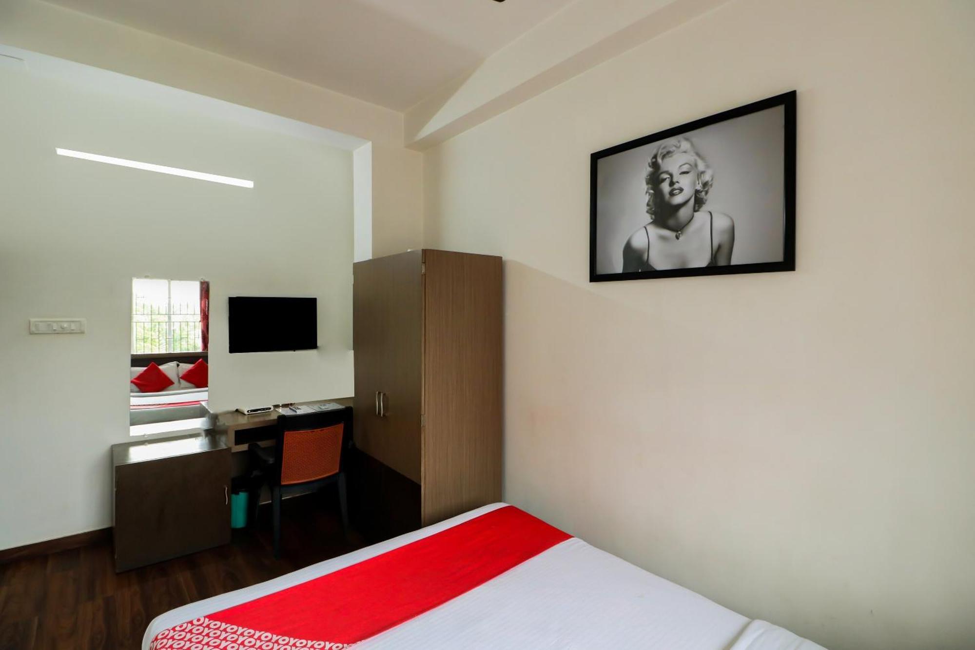 Oyo Flagship 1805 Hotel Star Delight Panchuria Luaran gambar