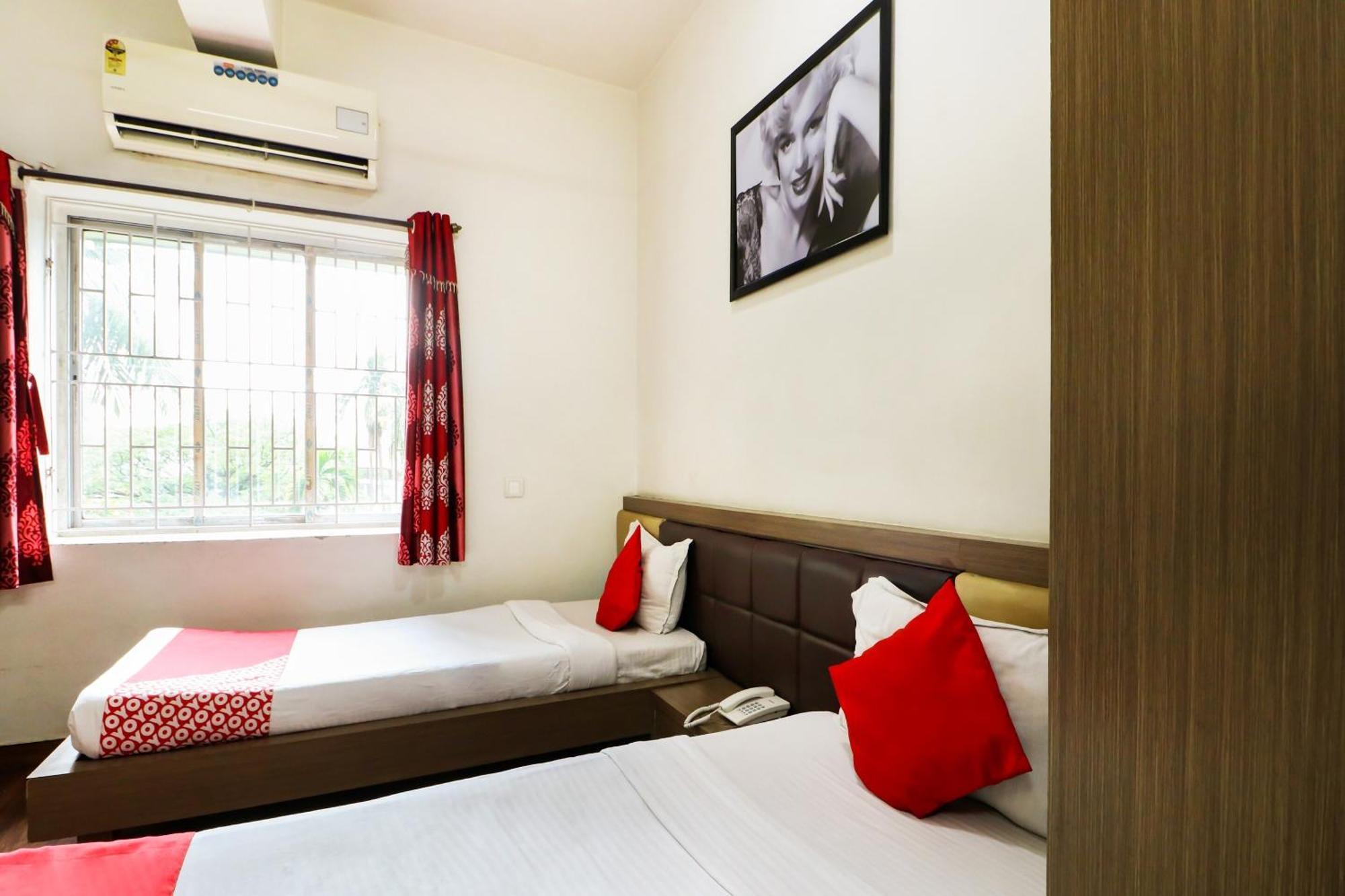Oyo Flagship 1805 Hotel Star Delight Panchuria Luaran gambar